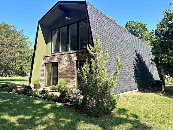 2nd image of 103 Stonegate Ct