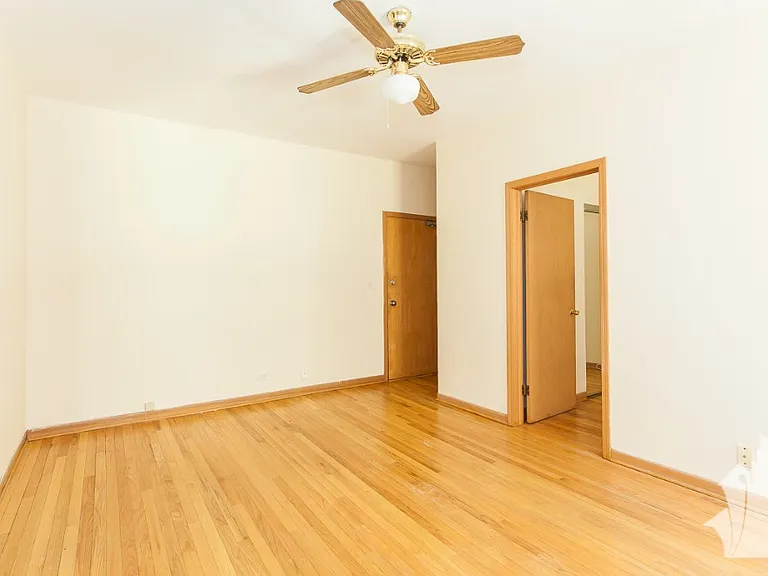 635 W Barry #311 — Photo 4