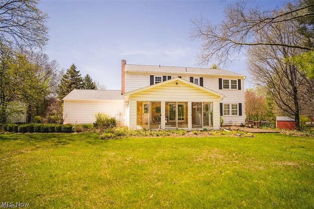 4 bed, 2.5 bath, 2520 sqft, $2,500 — Photo 4