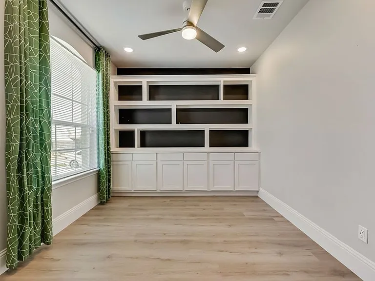 1819 Michael Dr — Photo 16