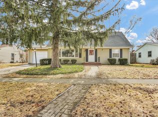 2205 Southmoor Dr, Champaign, IL 61821