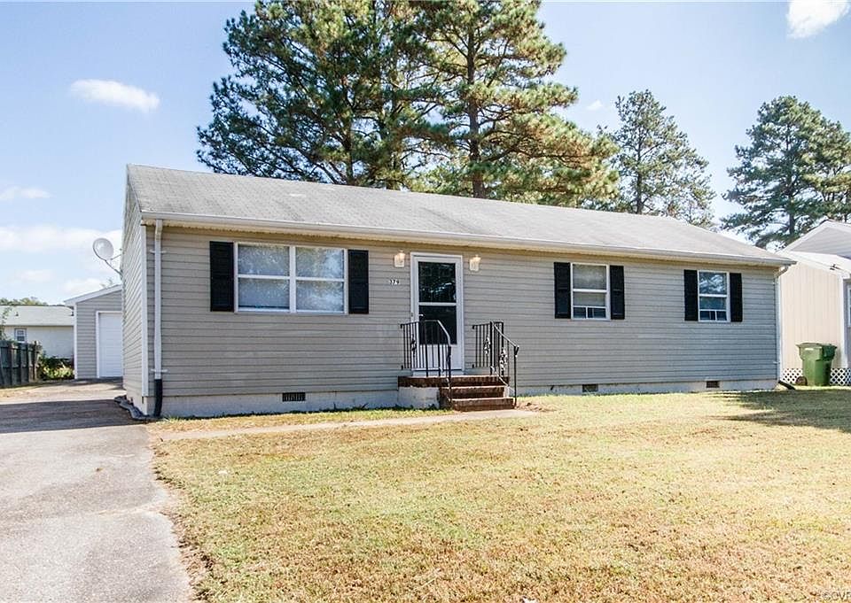 1st image of 379 Red Oak Dr