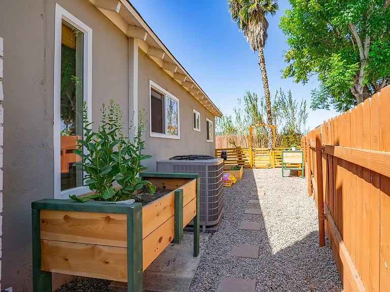 530 Kirtright St — Photo 55