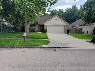 9825 La Vista Dr, Houston, TX 77041