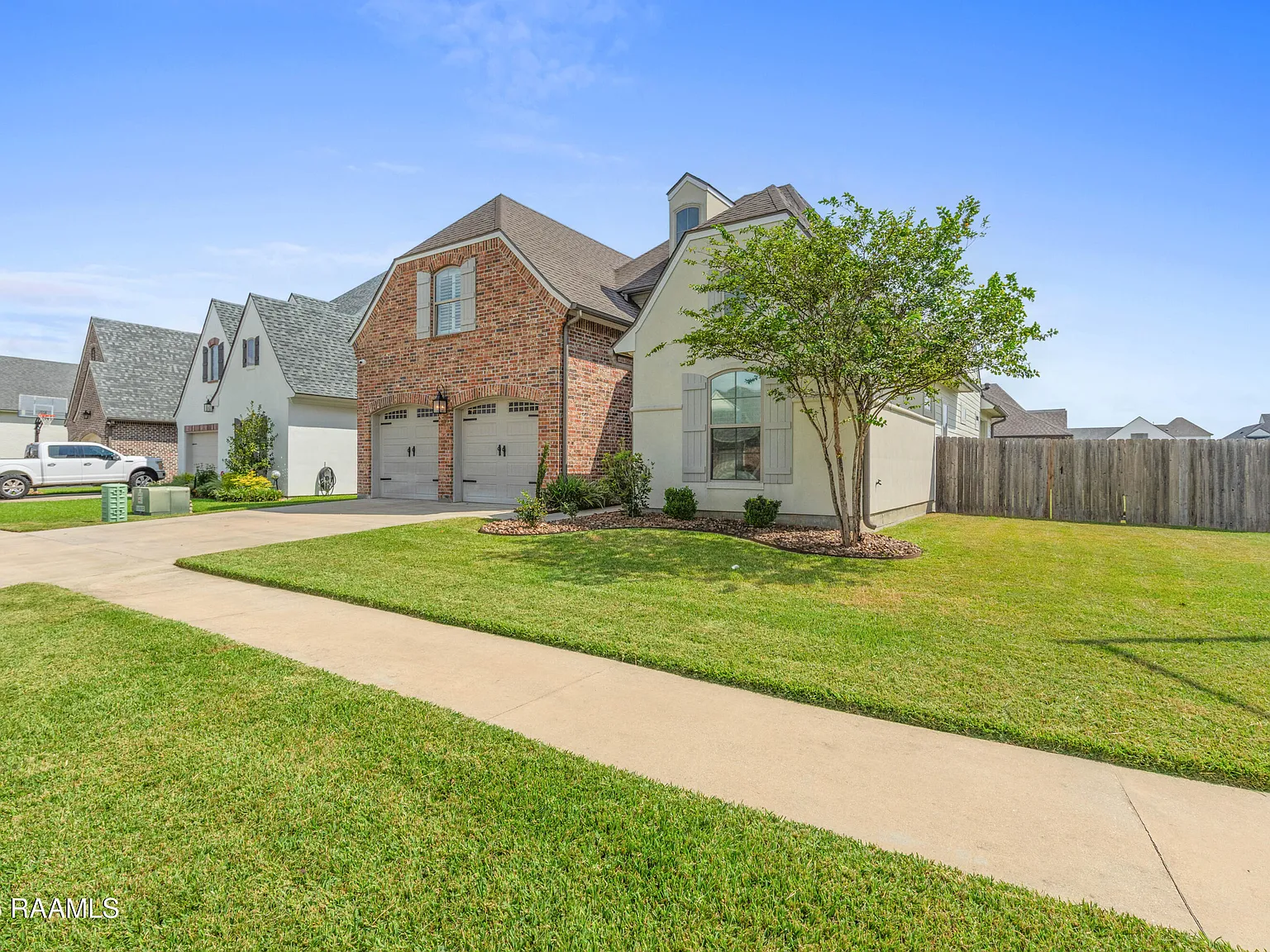 4 bed, 3.5 bath, 2256 sqft, $2,700 — Photo 4