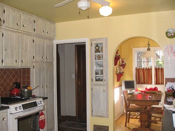 Gourmet Kitchen