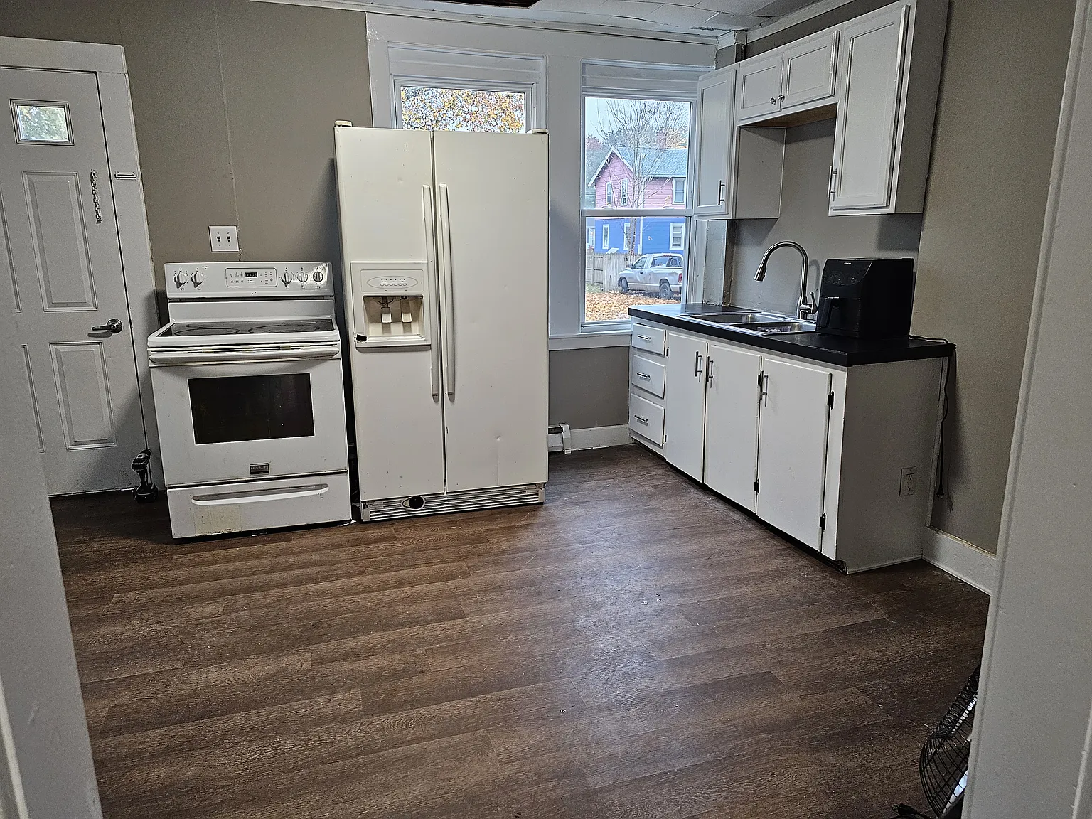 2 bed, 800 sqft, $1,400 — Photo 2