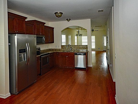 2nd image of 5005 Sunbar Ln