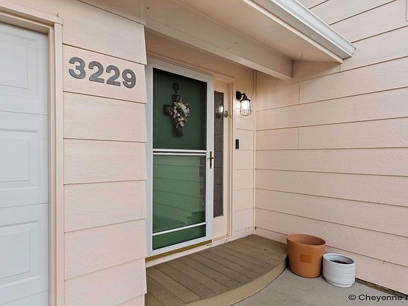 3rd image of 3229 Rock Springs St