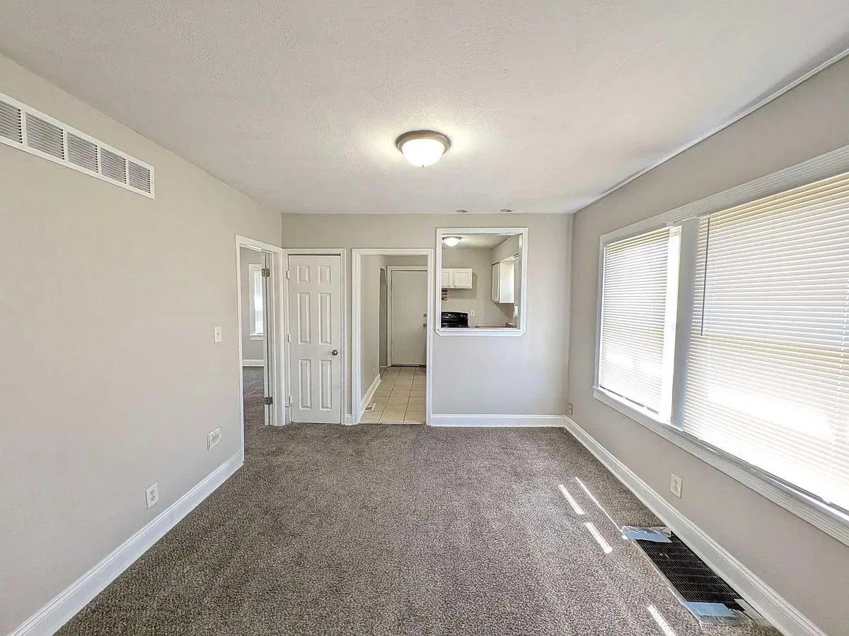 5817Park — Photo 3