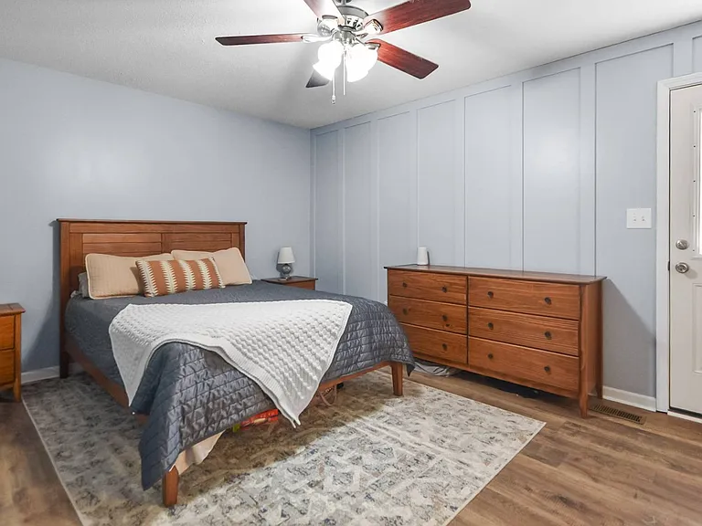 506 Brentwood Cir — Photo 12