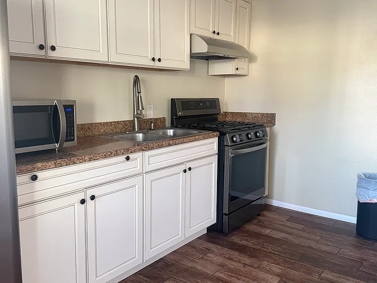 12237 Hillwood Dr #1/2 — Photo 10