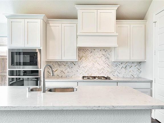 2nd image of 9605 Oxbow Ln