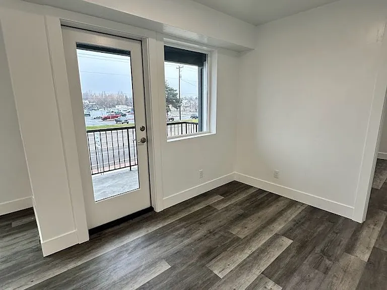 1521 Clear Creek — Photo 4