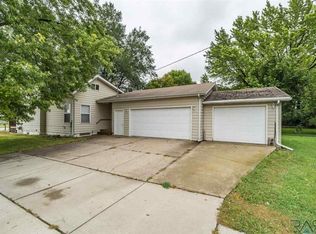 520 S Main St, Lennox, SD 57039