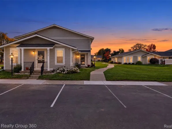 39815 Village Wood Ln #212, Novi, MI 48375