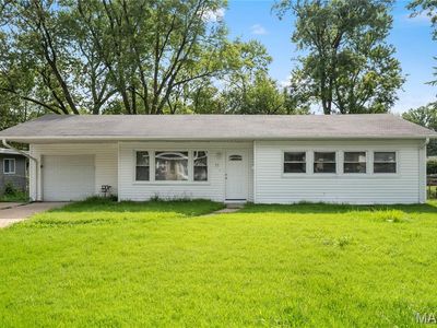 37 Marquette Dr, Florissant, MO, 63031