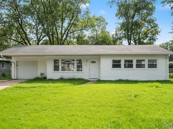 37 Marquette Dr, Florissant, MO 63031
