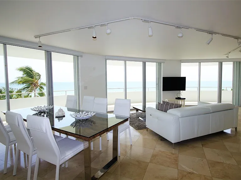 5151 Collins Ave #532 — Photo 2