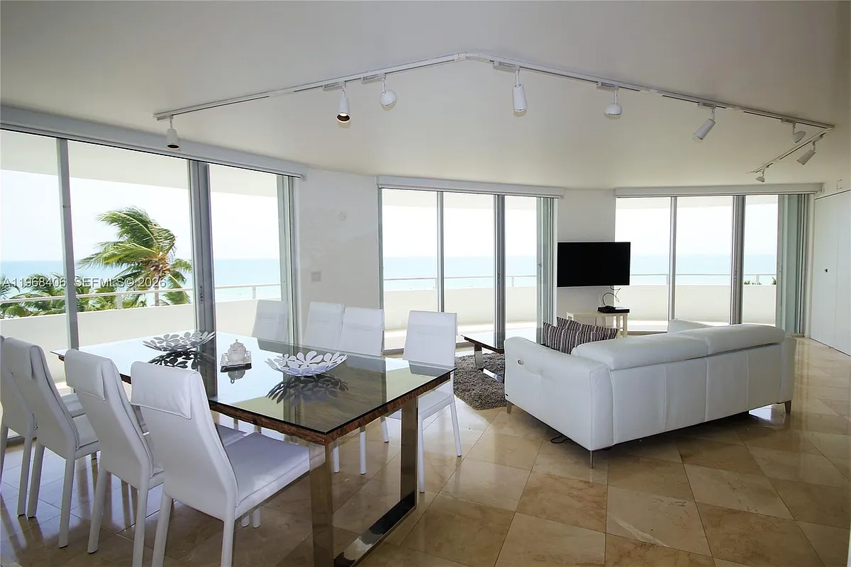 Building Photo - 5151 Collins Ave #532