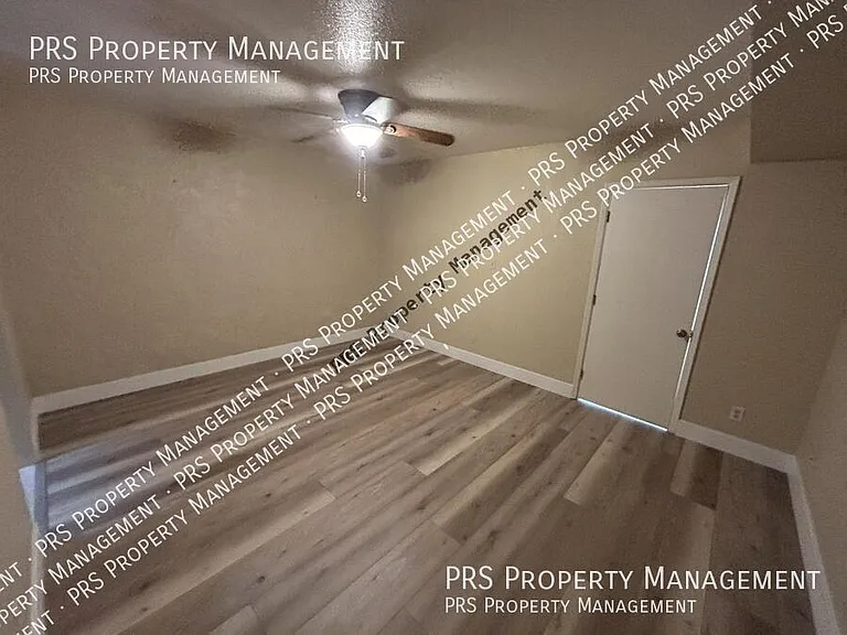5100 N Miller Rd #11 — Photo 31