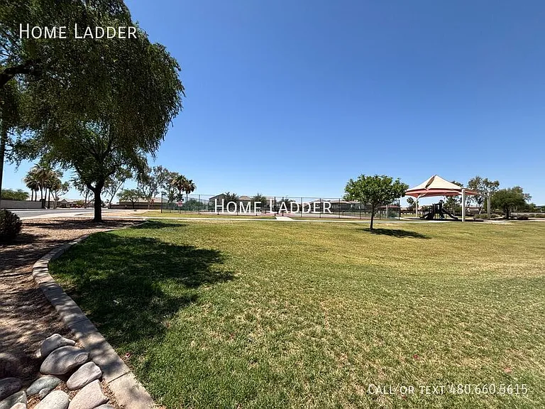 10453 E Cliffrose Ln — Photo 32