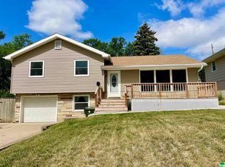 2837 S Glass St, Sioux City, IA 51106
