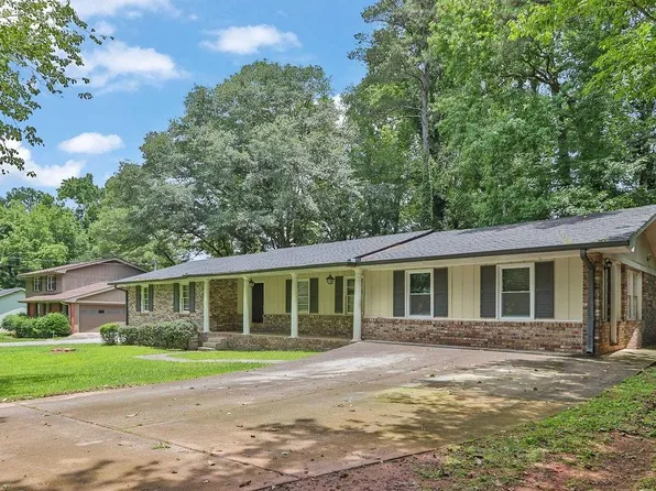 1724 Rhonda Ln, Stone Mountain, GA 30087