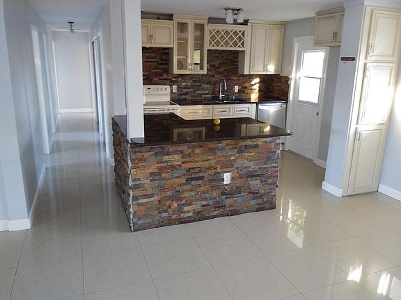 5th image of 2111 Leewood Blvd