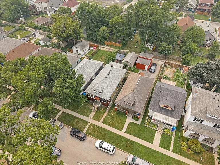 497 McKay Ave — Photo 32