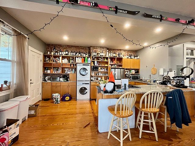 1st image of 18 Sunset St