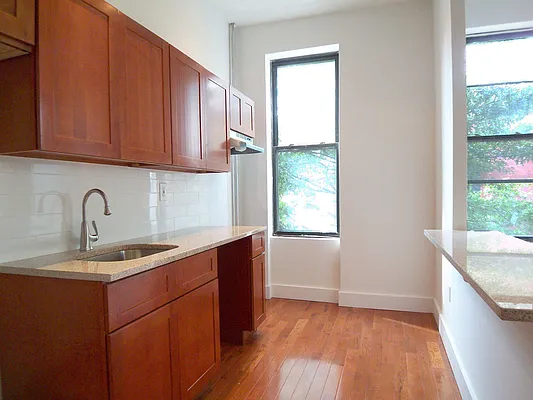 Rented by City Connections Realty | media 16