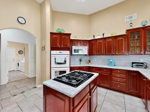 4013 Huron Dr NE, Rio Rancho, NM 87144