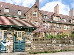 26 Greenway Ter, Forest Hills, NY 11375
