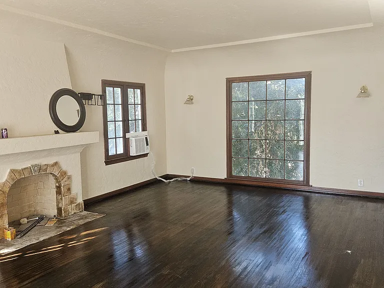 1460 S Holt Ave — Photo 8