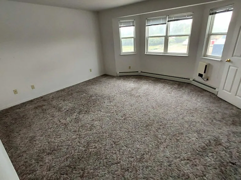 540 Front St — Photo 7