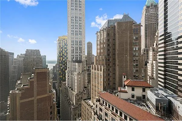 Sold by Platinvm Property Group New York | media 6