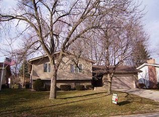 690 W Karen Ct, Decatur, IL 62526