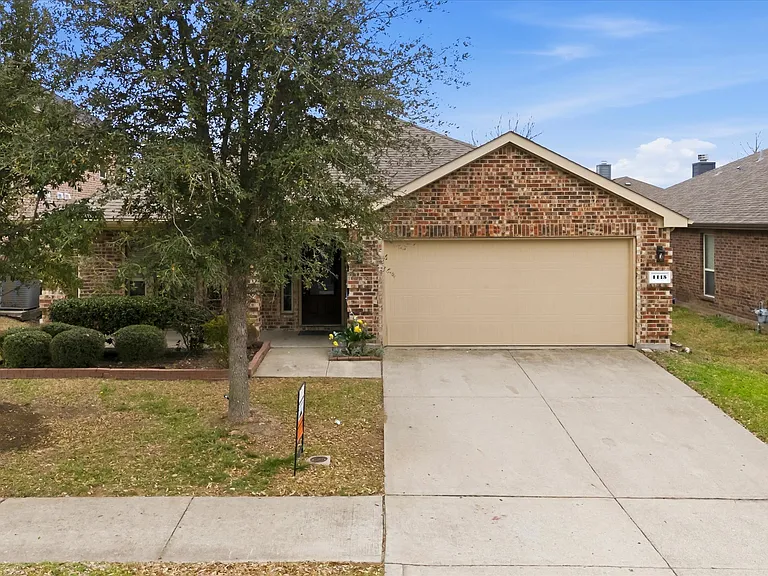 1115 Dickenson Dr — Photo 31