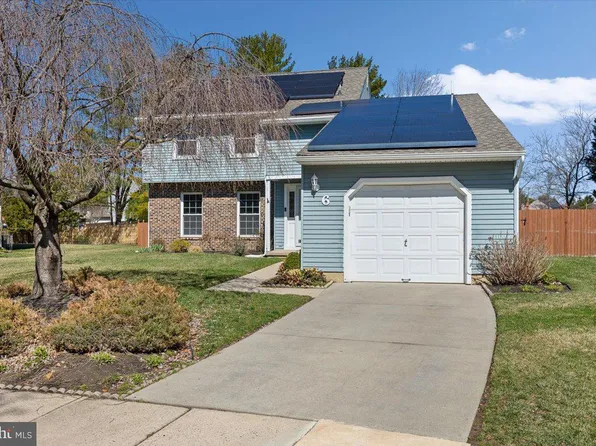 6 W Oleander Dr, Mount Laurel, NJ 08054