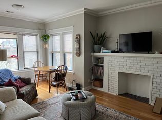 3614 N Wilton Ave #3S, Chicago, IL 60613