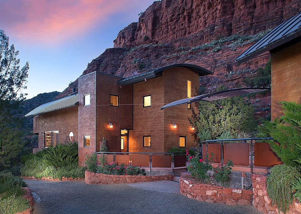 2945 Red Rock Loop 
