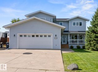 215 18th St, Cold Lake, AB T9M 1B6