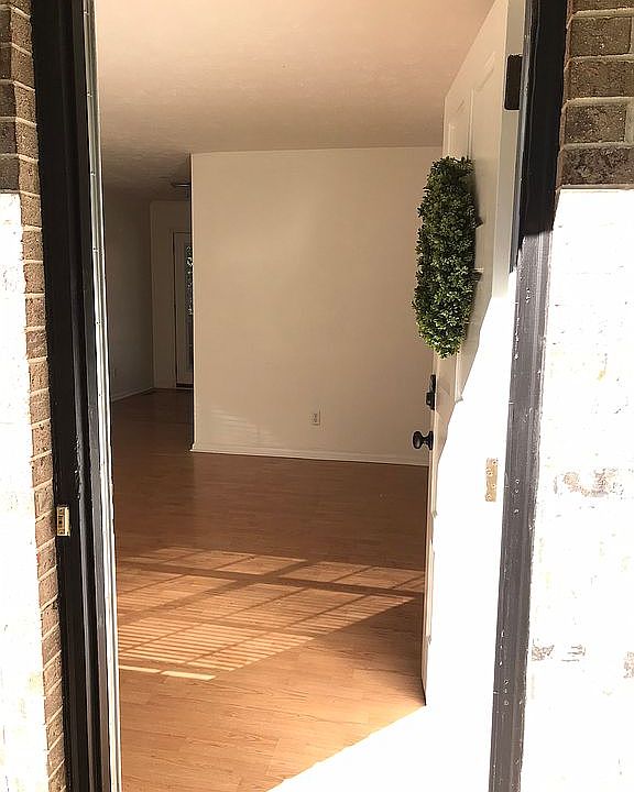 1st image of 2404 Hideaway Ct