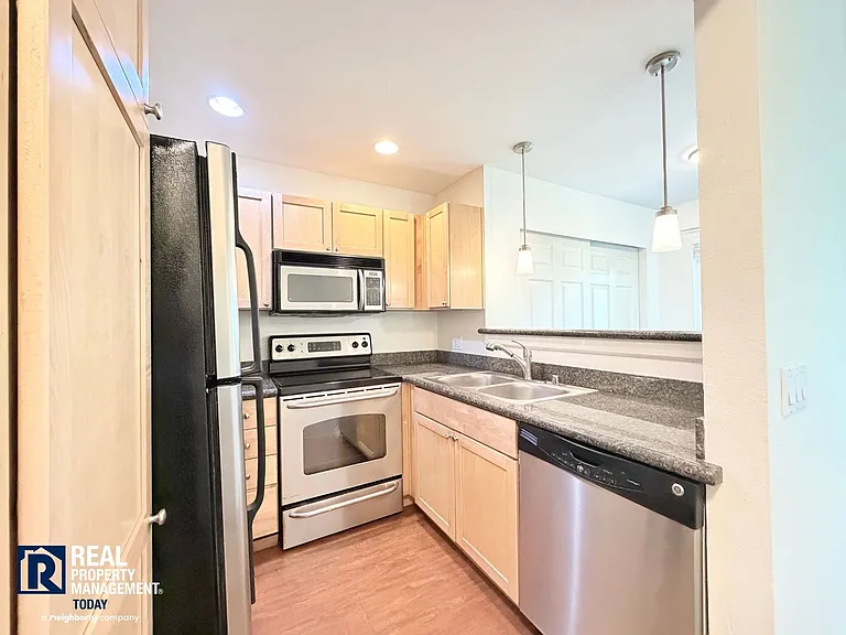 2613 S 272nd St #21 — Photo 9