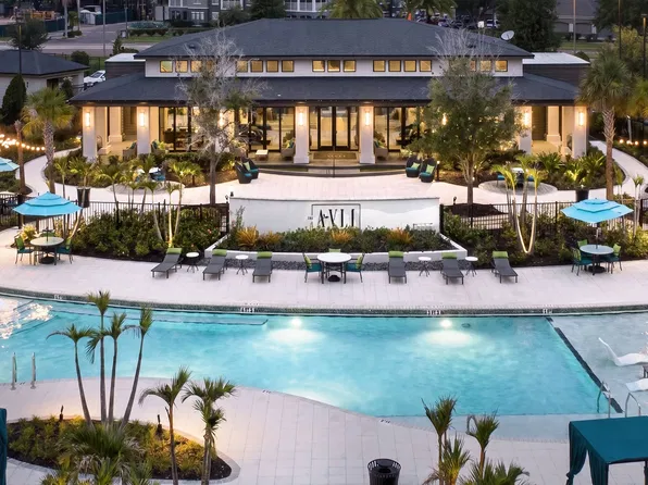 AVLI AT CROSSTOWN CENTER APARTMENTS