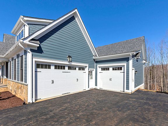 Optional side load garage