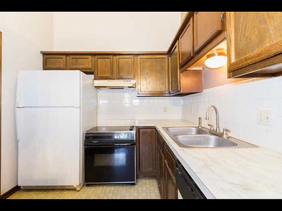 Kitchen (refrigerator not included)