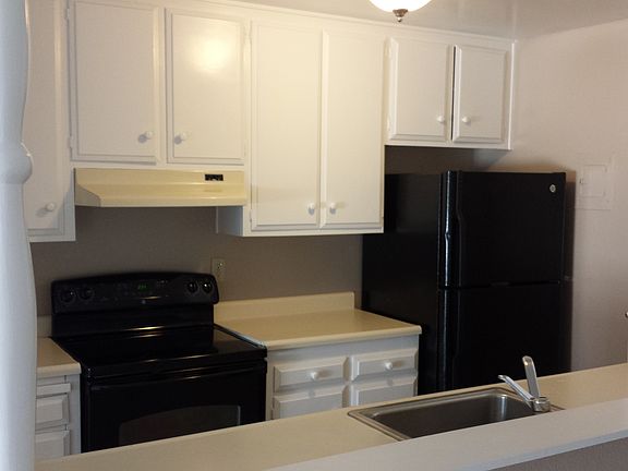 3rd image of 3133 Occidental Dr APT 3