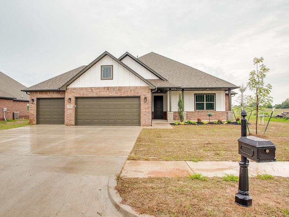 1st image of 1126 Sawgrass Ln